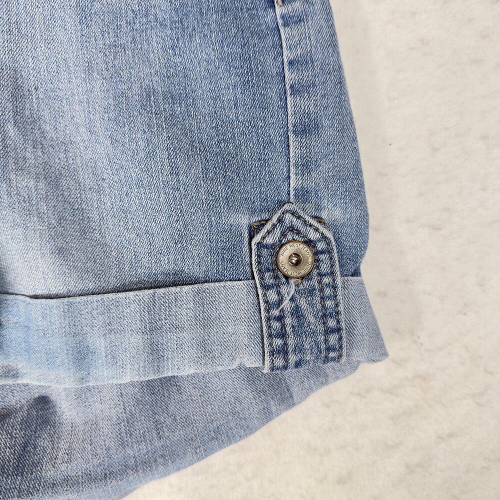 Nine West Women Denim Shorts Size 8 Waist 28 Blue Cuffed Stretch Button Detail - Picture 2 of 16